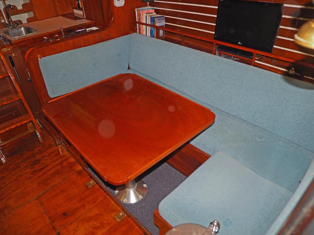 Salon, Accommodatie
